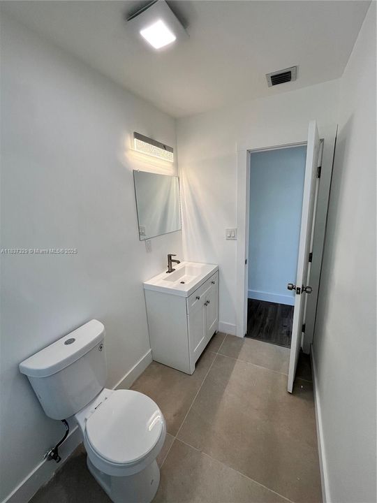 Recently Rented: $2,750 (3 beds, 1 baths, 1075 Square Feet)