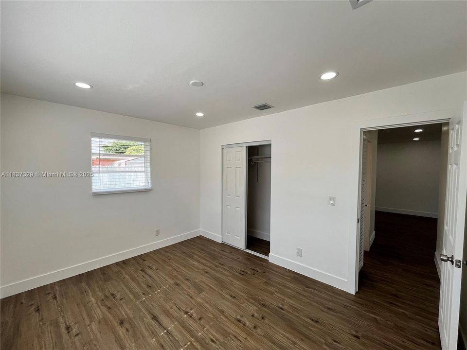 Recently Rented: $2,750 (3 beds, 1 baths, 1075 Square Feet)