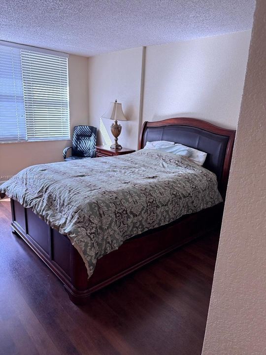 For Rent: $2,600 (1 beds, 1 baths, 745 Square Feet)