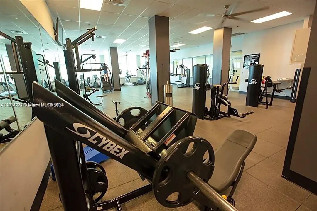 For Rent: $2,600 (1 beds, 1 baths, 745 Square Feet)
