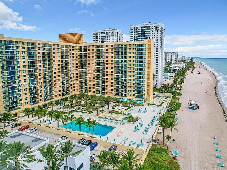 For Rent: $2,600 (1 beds, 1 baths, 745 Square Feet)