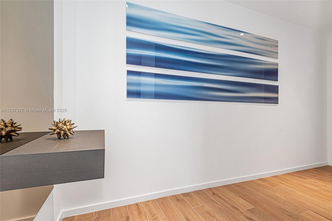 待售: $1,399,000 (2 贝兹, 2 浴室, 818 平方英尺)