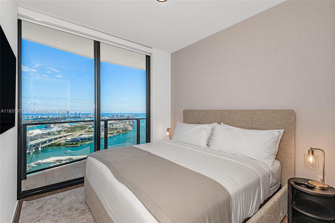 待售: $1,399,000 (2 贝兹, 2 浴室, 818 平方英尺)