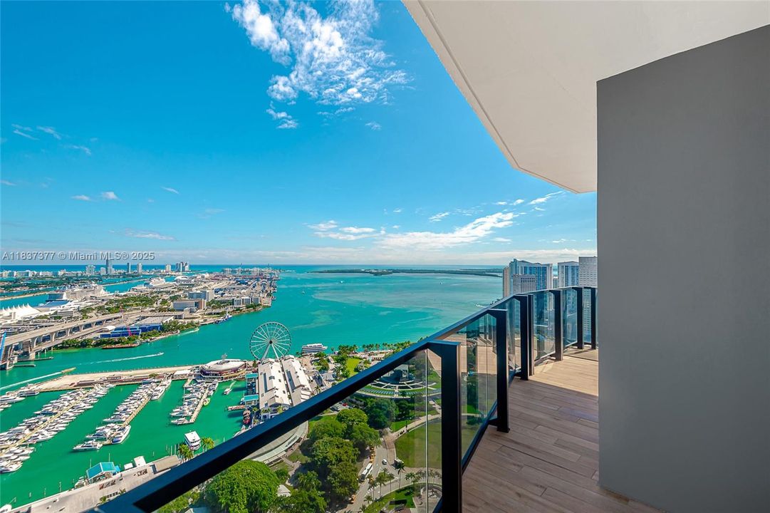 待售: $1,399,000 (2 贝兹, 2 浴室, 818 平方英尺)