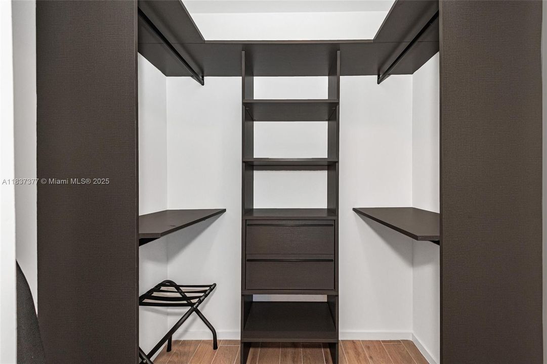 待售: $1,399,000 (2 贝兹, 2 浴室, 818 平方英尺)