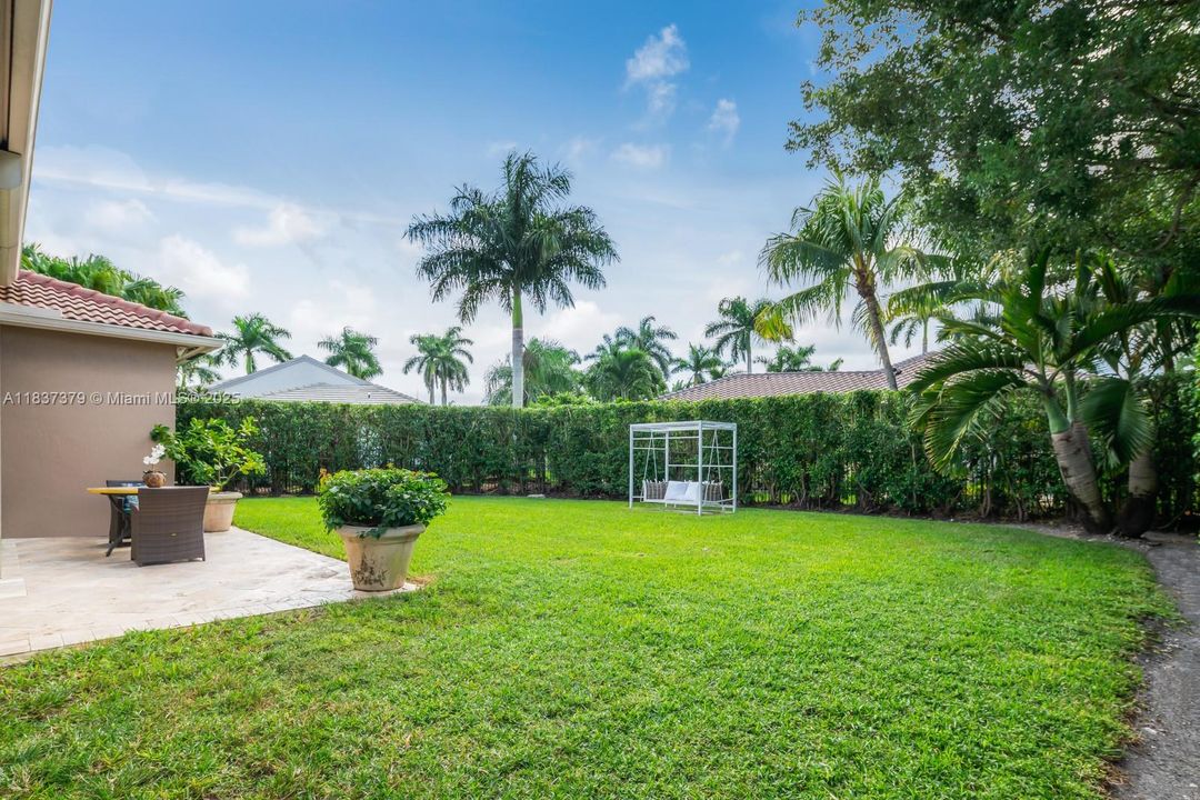 В аренду: $12,000 (5 спален, 4 ванн, 3834 Квадратных фут)