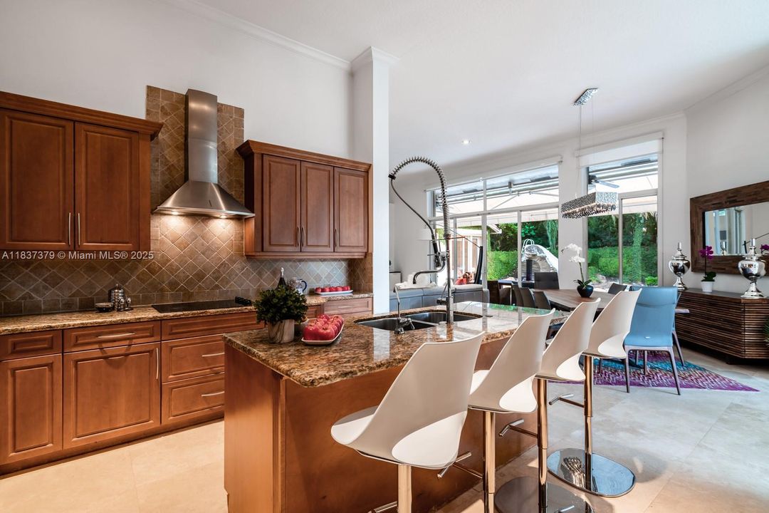 В аренду: $12,000 (5 спален, 4 ванн, 3834 Квадратных фут)