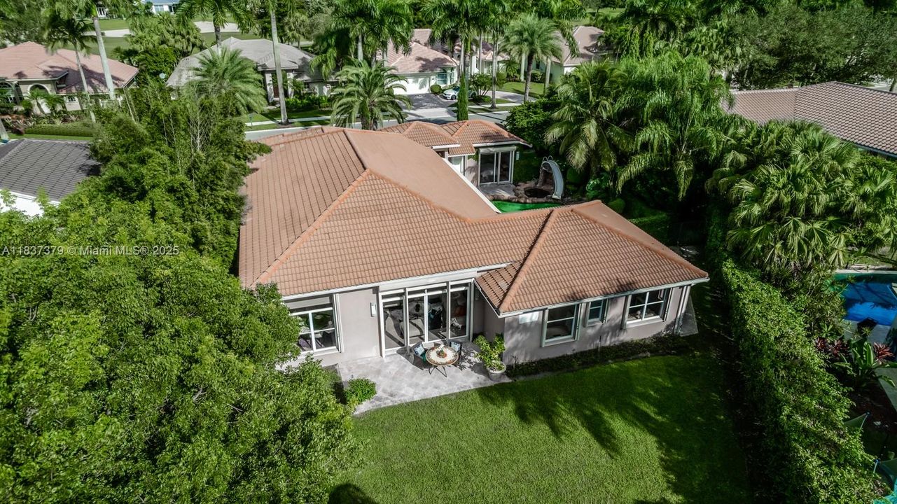 В аренду: $12,000 (5 спален, 4 ванн, 3834 Квадратных фут)