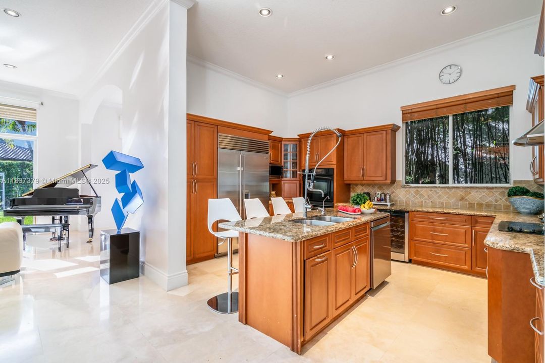 В аренду: $12,000 (5 спален, 4 ванн, 3834 Квадратных фут)