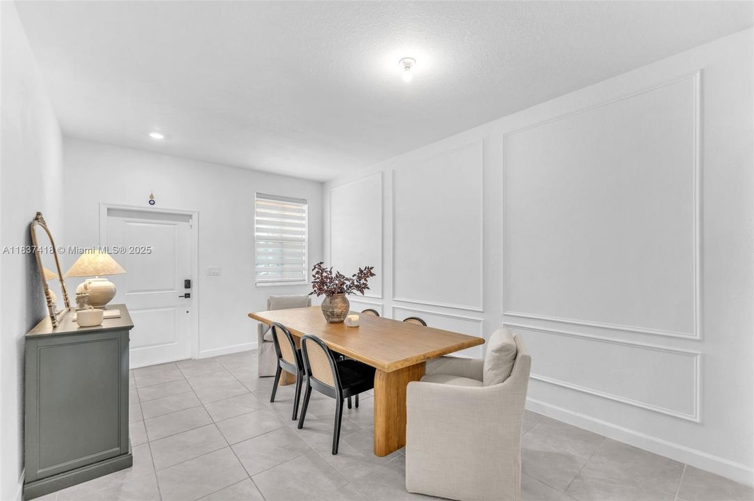 En Venta: $645,000 (3 camas, 2 baños, 1695 Pies cuadrados)