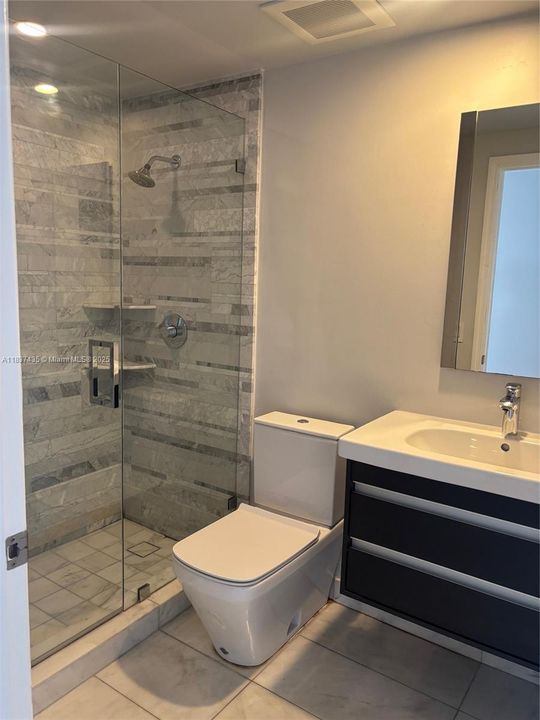 En Venta: $1,149,000 (3 camas, 2 baños, 1360 Pies cuadrados)