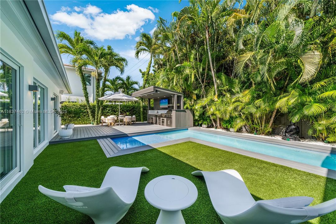 На продажу: $4,700,000 (4 спален, 3 ванн, 2689 Квадратных фут)