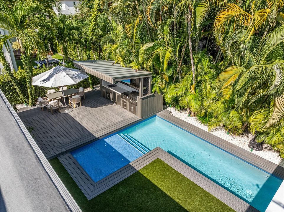 На продажу: $4,700,000 (4 спален, 3 ванн, 2689 Квадратных фут)