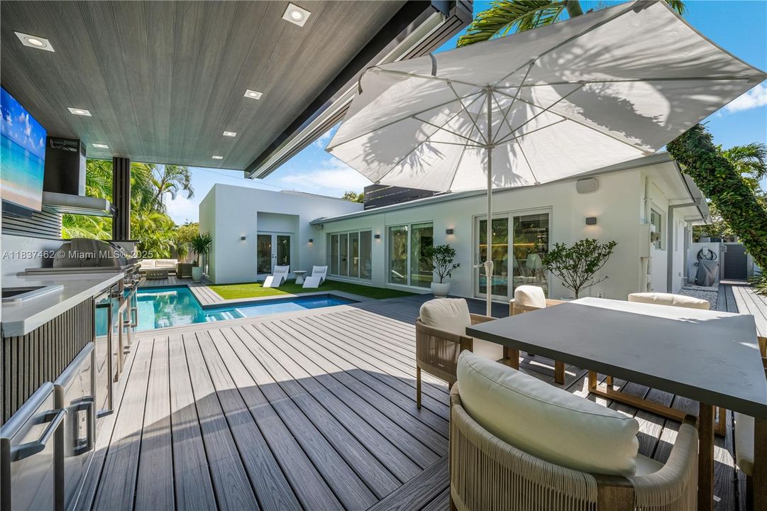 На продажу: $4,700,000 (4 спален, 3 ванн, 2689 Квадратных фут)