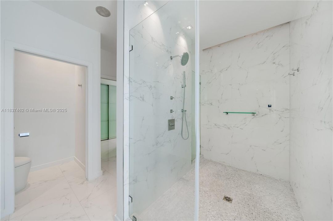 На продажу: $4,700,000 (4 спален, 3 ванн, 2689 Квадратных фут)