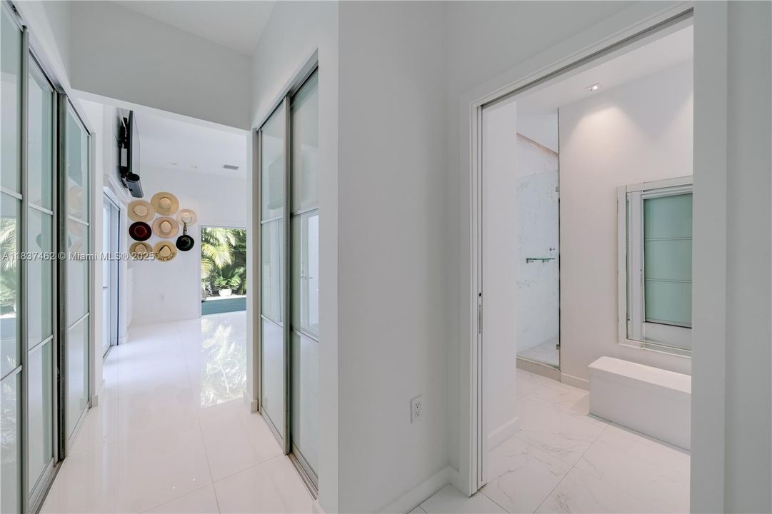 На продажу: $4,700,000 (4 спален, 3 ванн, 2689 Квадратных фут)