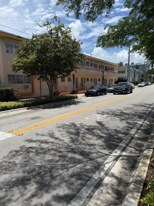 最近售出: $139,000 (0 贝兹, 1 浴室, 380 平方英尺)