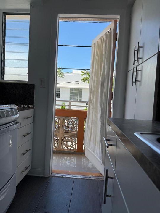 最近售出: $139,000 (0 贝兹, 1 浴室, 380 平方英尺)