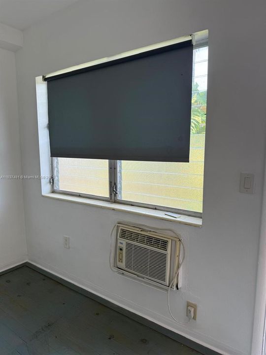 最近售出: $139,000 (0 贝兹, 1 浴室, 380 平方英尺)