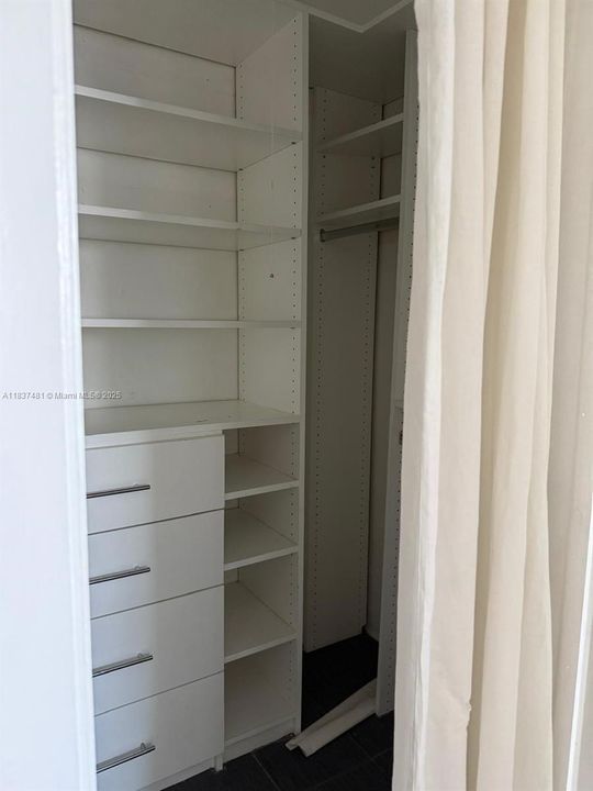 最近售出: $139,000 (0 贝兹, 1 浴室, 380 平方英尺)