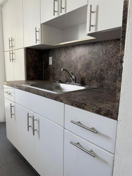 最近售出: $139,000 (0 贝兹, 1 浴室, 380 平方英尺)