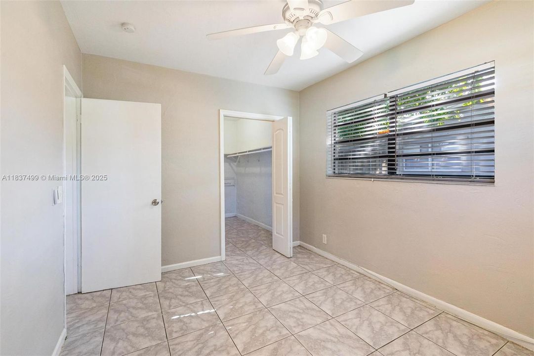 Vendido Recientemente: $396,000 (3 camas, 1 baños, 1043 Pies cuadrados)