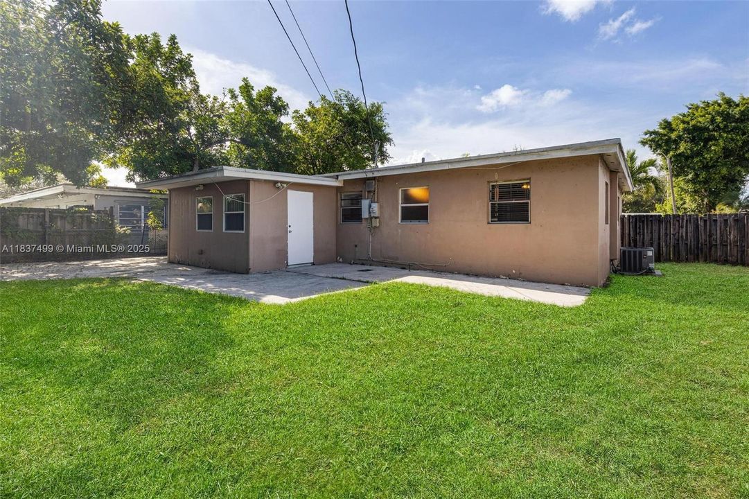 Vendido Recientemente: $396,000 (3 camas, 1 baños, 1043 Pies cuadrados)