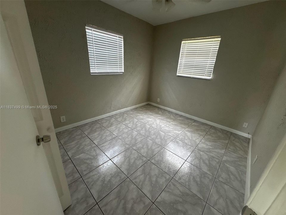 Vendido Recientemente: $396,000 (3 camas, 1 baños, 1043 Pies cuadrados)