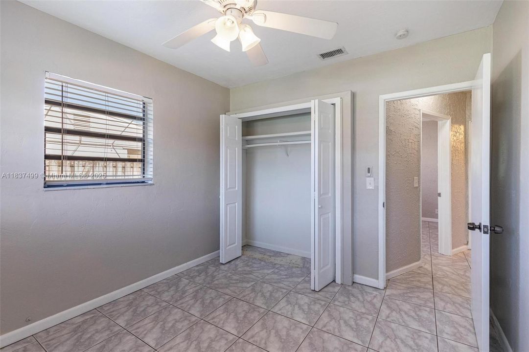 Vendido Recientemente: $396,000 (3 camas, 1 baños, 1043 Pies cuadrados)