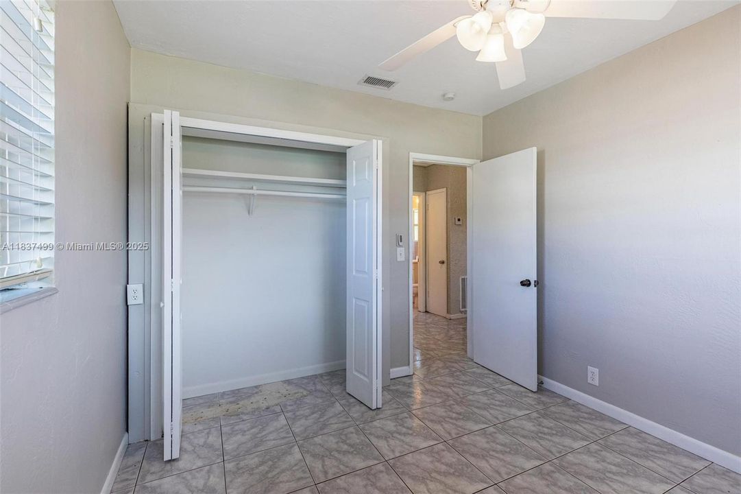 Vendido Recientemente: $396,000 (3 camas, 1 baños, 1043 Pies cuadrados)