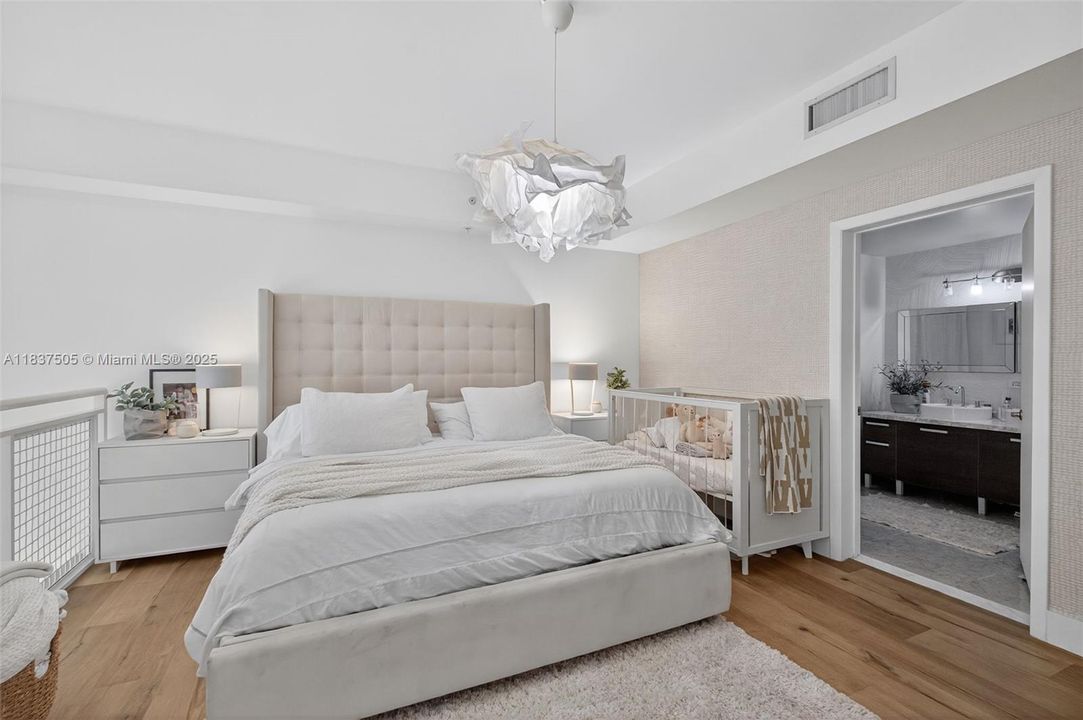 Activo con contrato: $345,000 (1 camas, 1 baños, 978 Pies cuadrados)