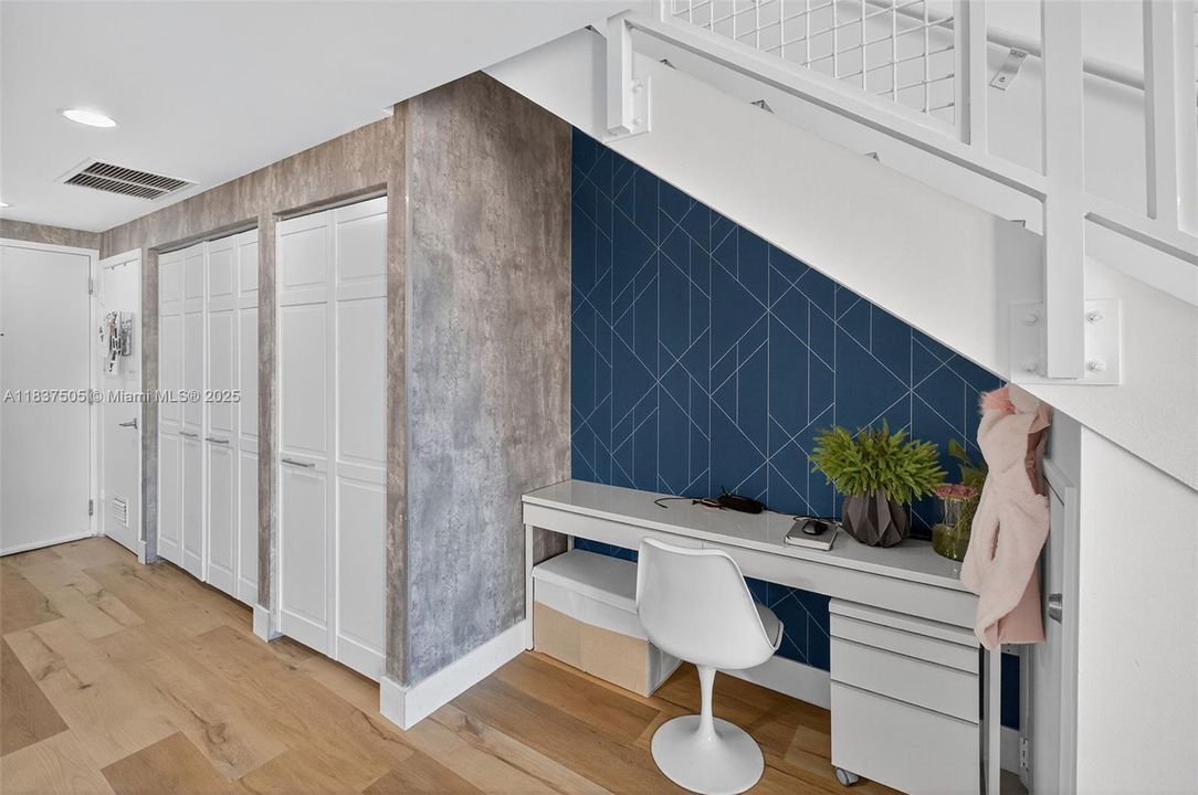 Activo con contrato: $345,000 (1 camas, 1 baños, 978 Pies cuadrados)