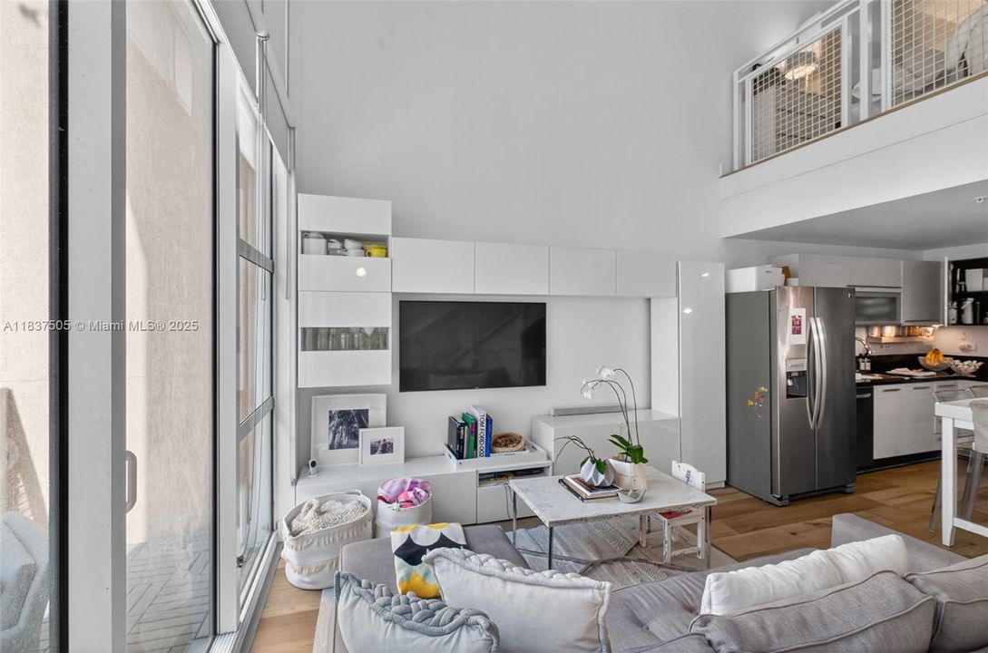 Activo con contrato: $345,000 (1 camas, 1 baños, 978 Pies cuadrados)