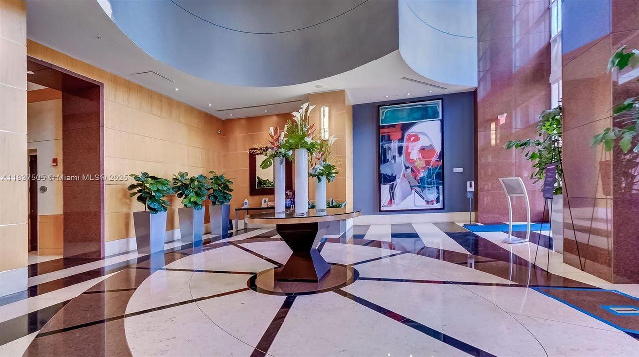 Activo con contrato: $345,000 (1 camas, 1 baños, 978 Pies cuadrados)