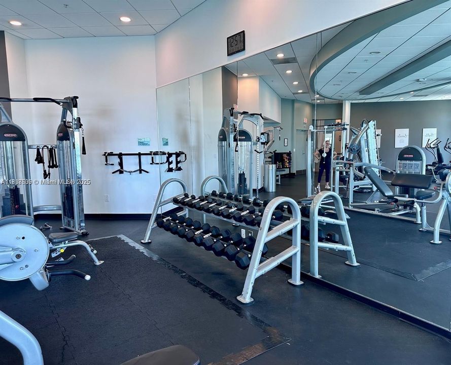 Recently Rented: $3,700 (2 beds, 2 baths, 1017 Square Feet)