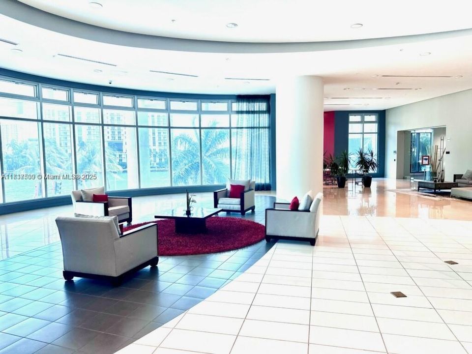 Recently Rented: $3,700 (2 beds, 2 baths, 1017 Square Feet)