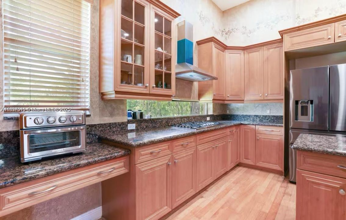 For Rent: $12,500 (5 beds, 4 baths, 5500 Square Feet)