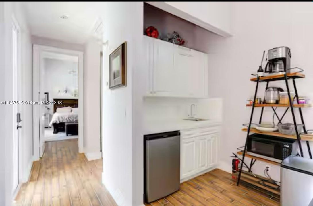 For Rent: $12,500 (5 beds, 4 baths, 5500 Square Feet)