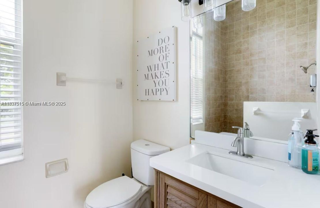 For Rent: $12,500 (5 beds, 4 baths, 5500 Square Feet)