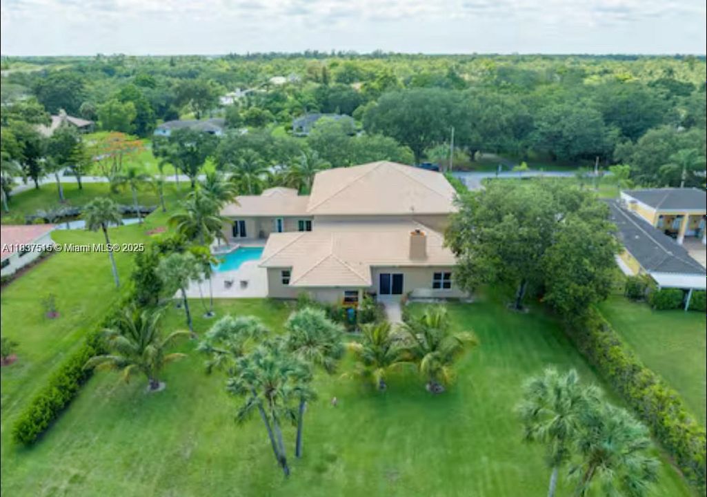 For Rent: $12,500 (5 beds, 4 baths, 5500 Square Feet)