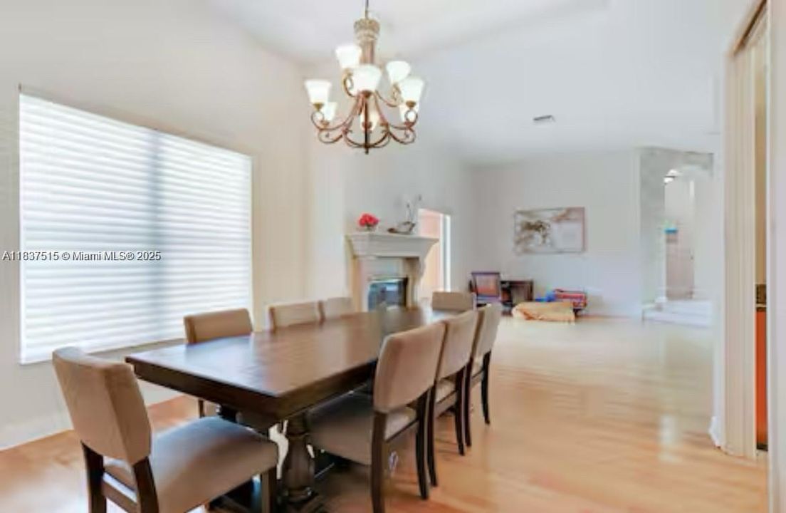 For Rent: $12,500 (5 beds, 4 baths, 5500 Square Feet)