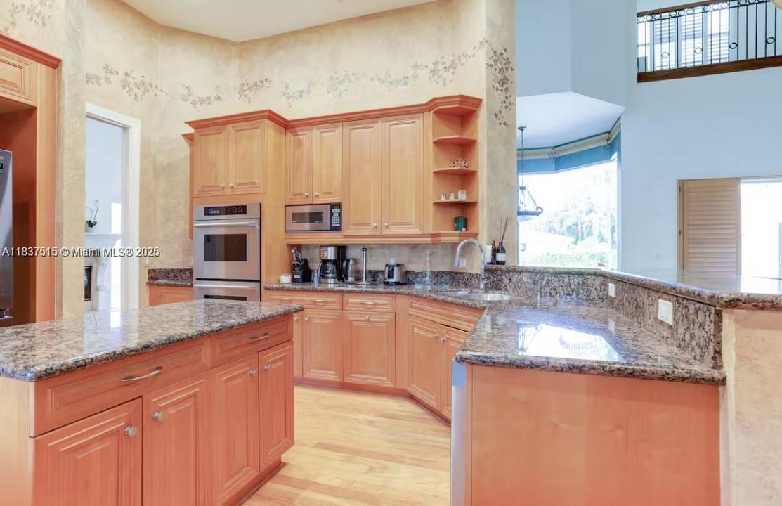 For Rent: $12,500 (5 beds, 4 baths, 5500 Square Feet)