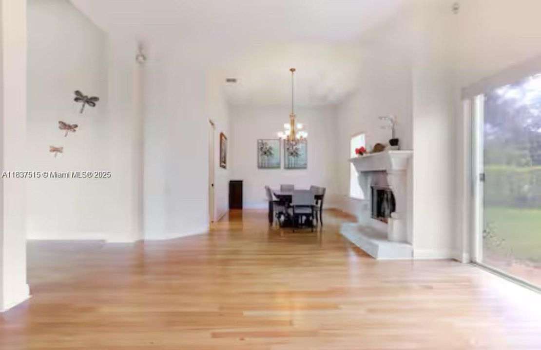 For Rent: $12,500 (5 beds, 4 baths, 5500 Square Feet)