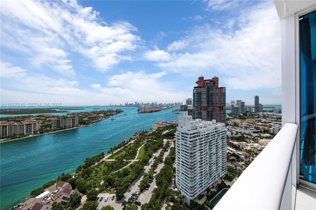 待售: $5,695,000 (2 贝兹, 2 浴室, 1791 平方英尺)