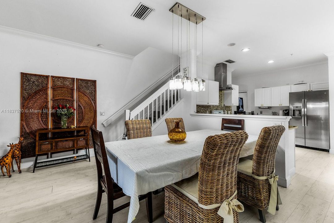 待售: $429,999 (3 贝兹, 2 浴室, 0 平方英尺)