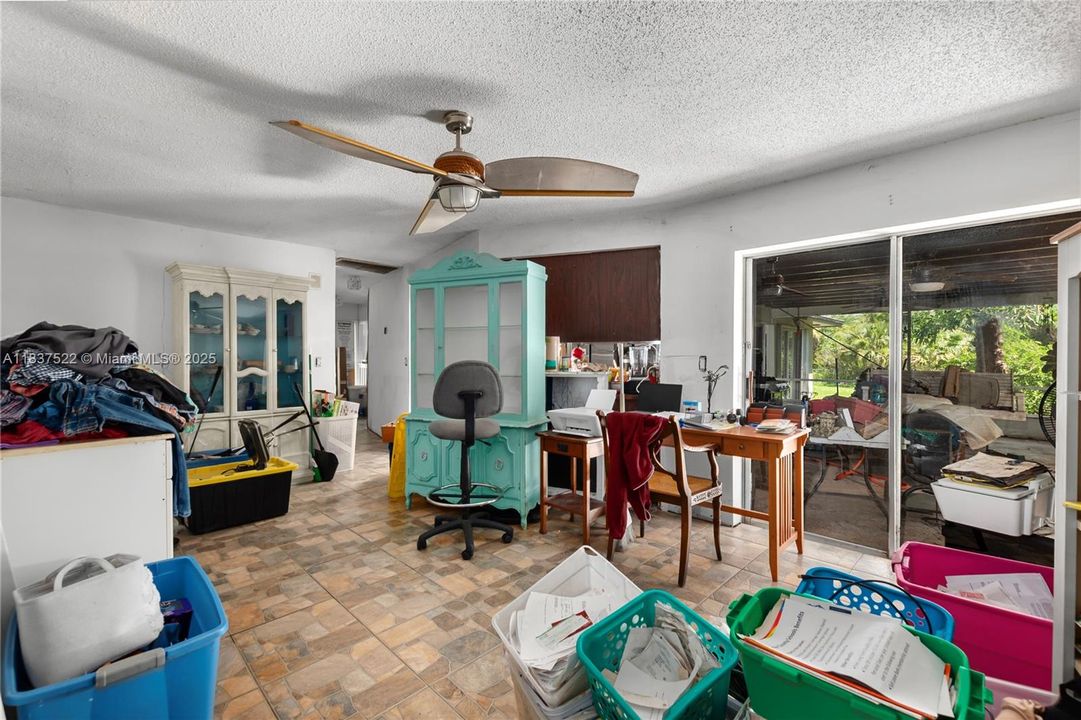 待售: $294,000 (3 贝兹, 2 浴室, 0 平方英尺)