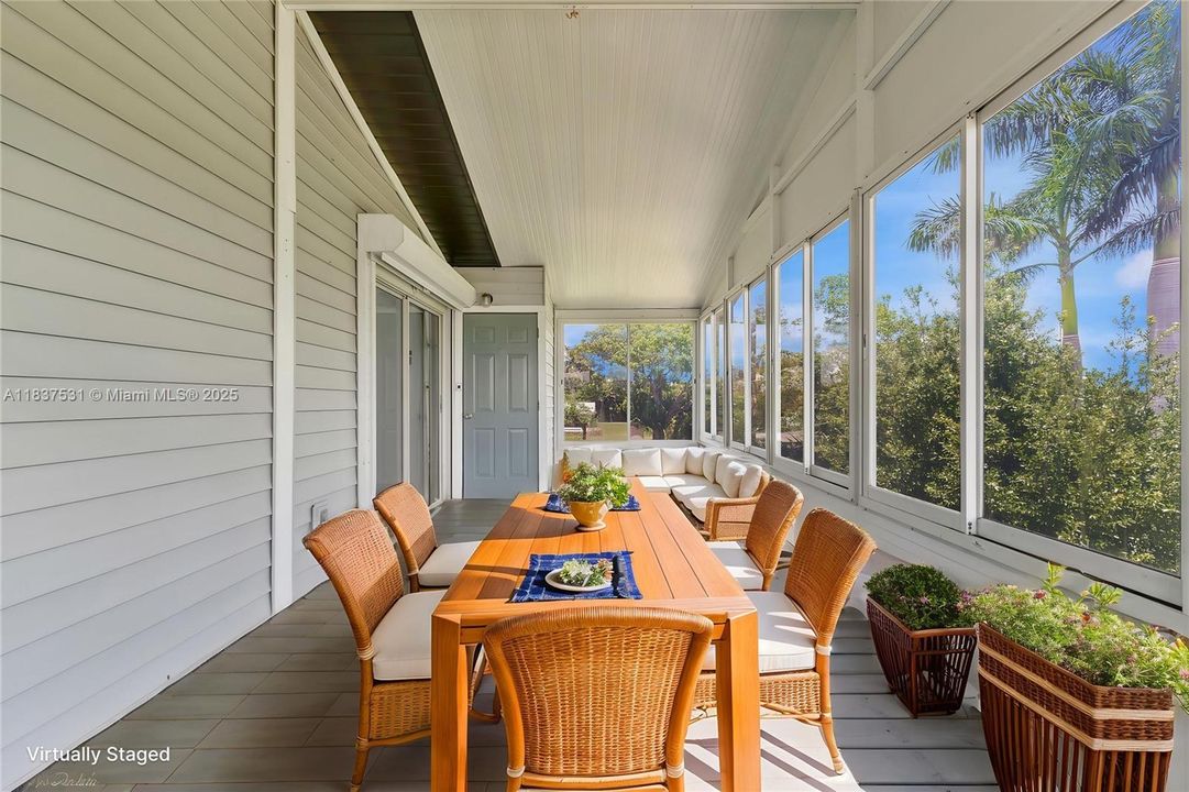 For Sale: $319,000 (3 beds, 2 baths, 2085 Square Feet)