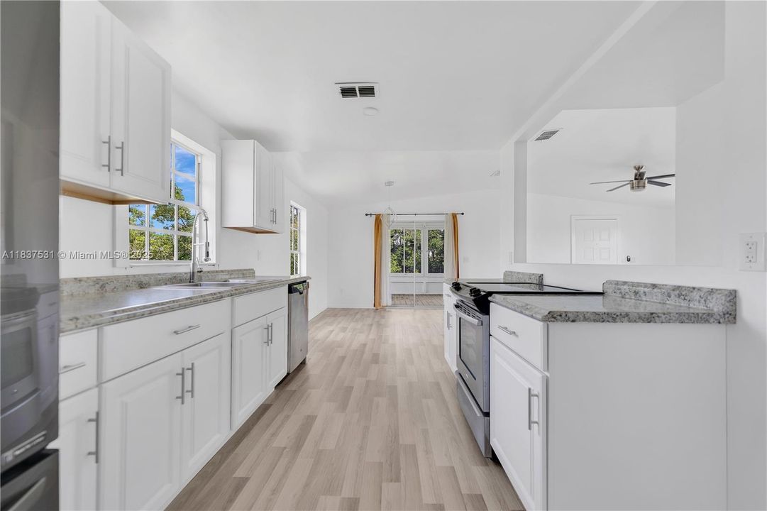 For Sale: $319,000 (3 beds, 2 baths, 2085 Square Feet)