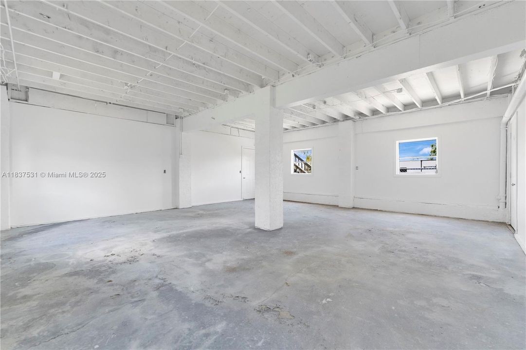 For Sale: $319,000 (3 beds, 2 baths, 2085 Square Feet)