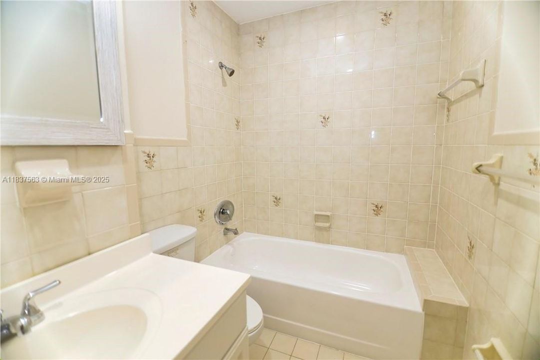 En Venta: $304,999 (2 camas, 2 baños, 1348 Pies cuadrados)